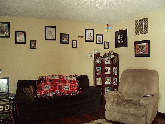 2nd image of 1015 N Hancock Ave