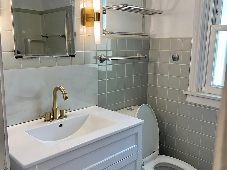 1122 N Harlem Ave #A — Photo 6
