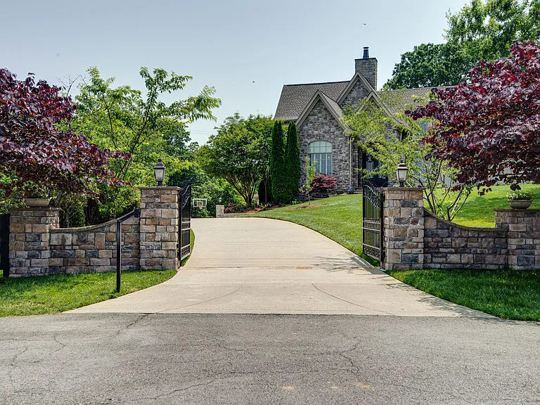 6605 Goshawk Ct — Photo 4