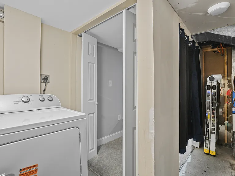 310 Maryland Ave — Photo 38