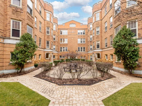 617 W Washington Blvd #2N, Oak Park, IL 60302