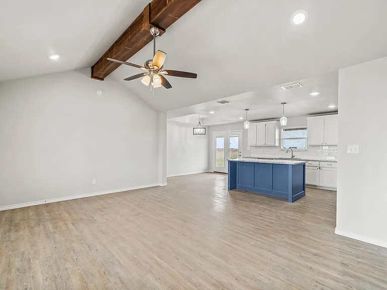 8807 N County Road 3200 — Photo 9
