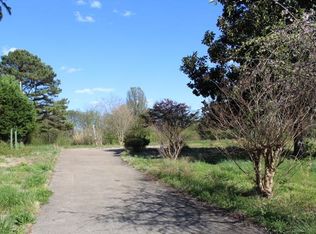 200 Spring Dr, Muscle Shoals, AL 35661