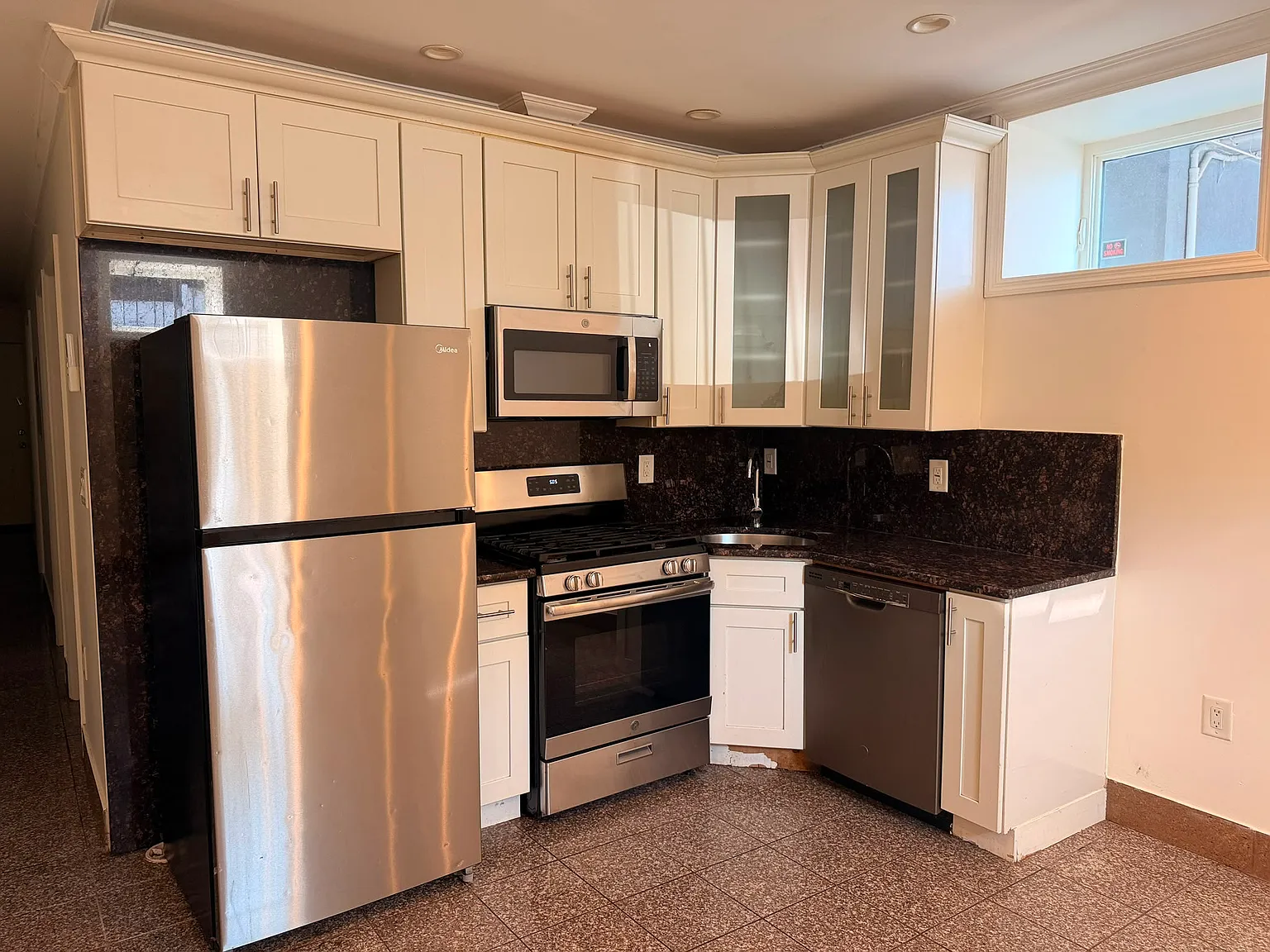 377 Danforth Ave — Photo 1