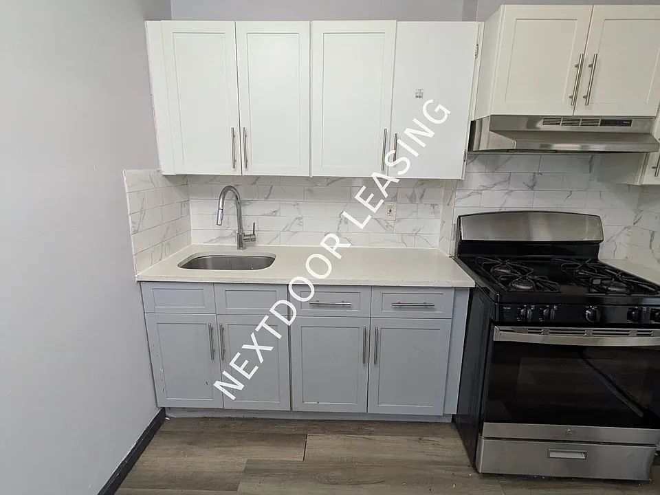 144 Clendenny Ave #3LM
