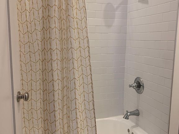 4th image of 5014 Marathon St Unit 1/2