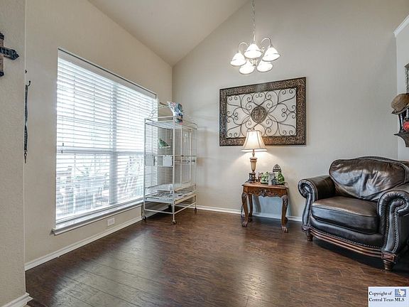 5th image of 102 Arcadia Pl