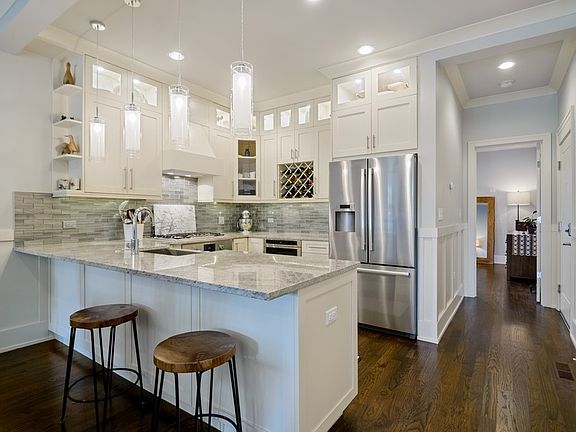 5th image of 6444 S Woodlawn Ave #1S