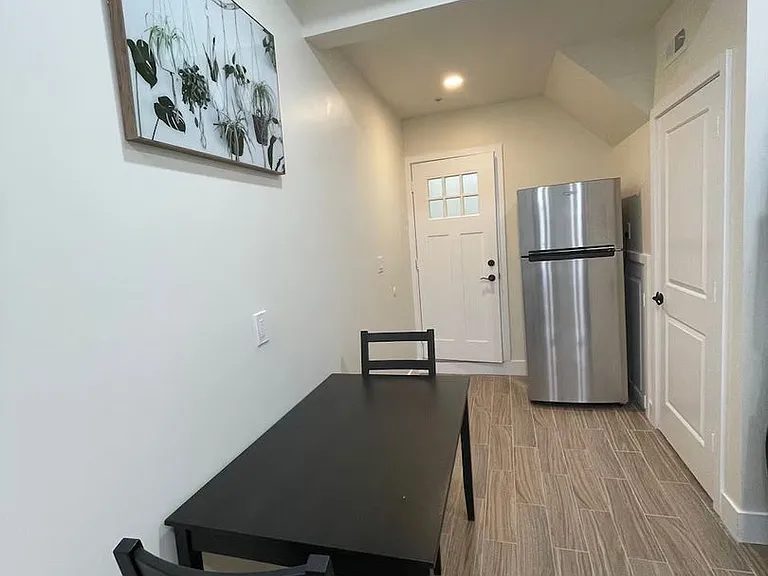 3707 Spring Garden St — Photo 9