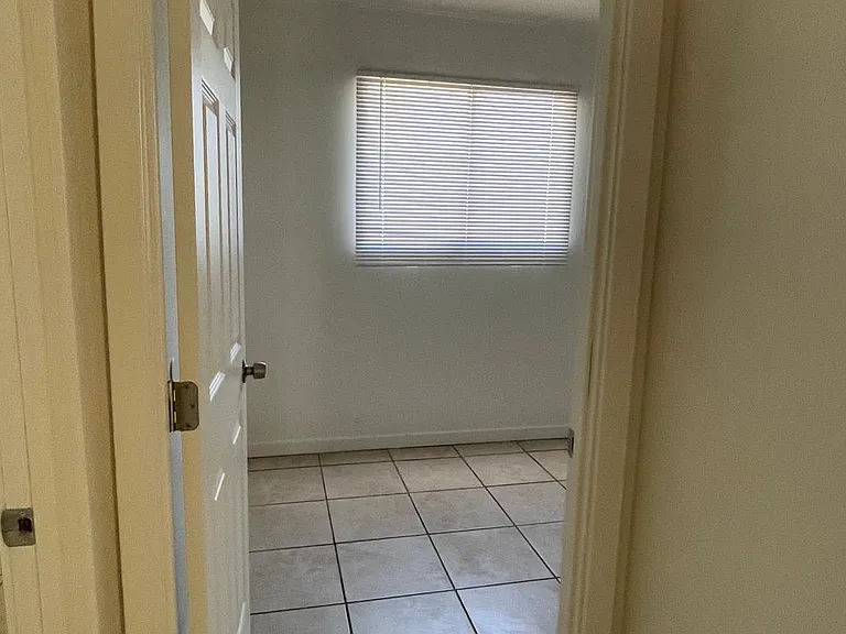 5418 W Windsor Ave — Photo 11