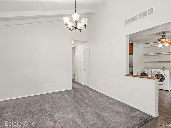 3rd image of 2318 Barrett Ave