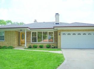 7038 N Keating Ave, Lincolnwood, IL