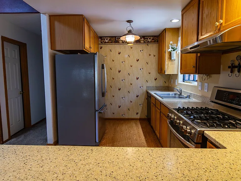 790 Highland Ln — Photo 12