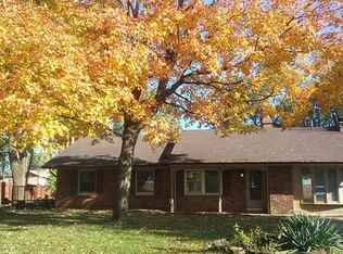 305 Meadow Dr, Greenwood, IN 46142