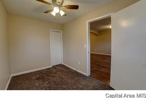 3rd image of 207 E Vandalia St