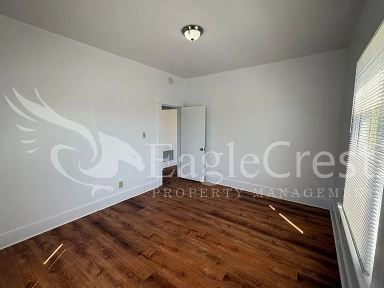 706 S College Ave — Photo 25