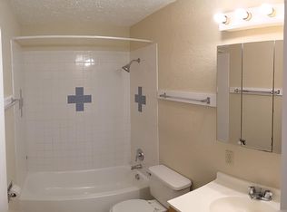 706 White Oak Dr APT 4, O'Fallon, IL 62269
