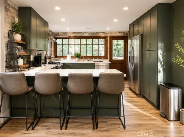 135 S Fairway Dr, Lake Arrowhead, CA 92352
