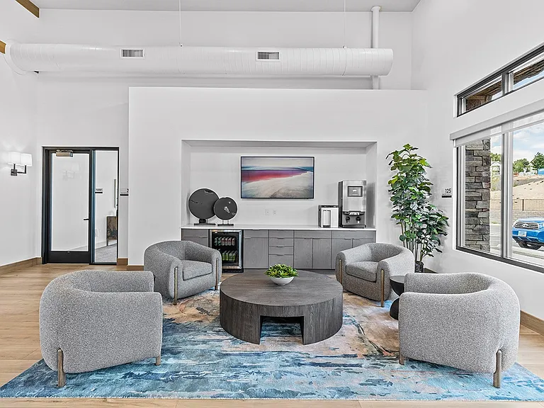 The Retreat Luxury Apartments — Photo 2