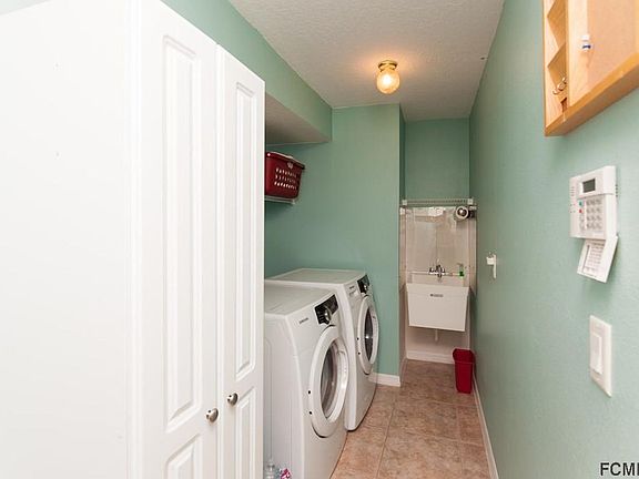 4th image of 3 Whittier Ln