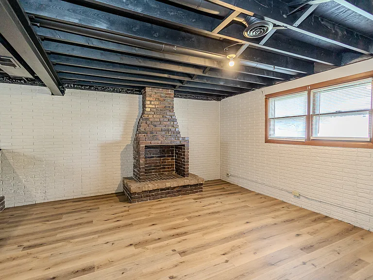 4363 Medina Dr — Photo 17