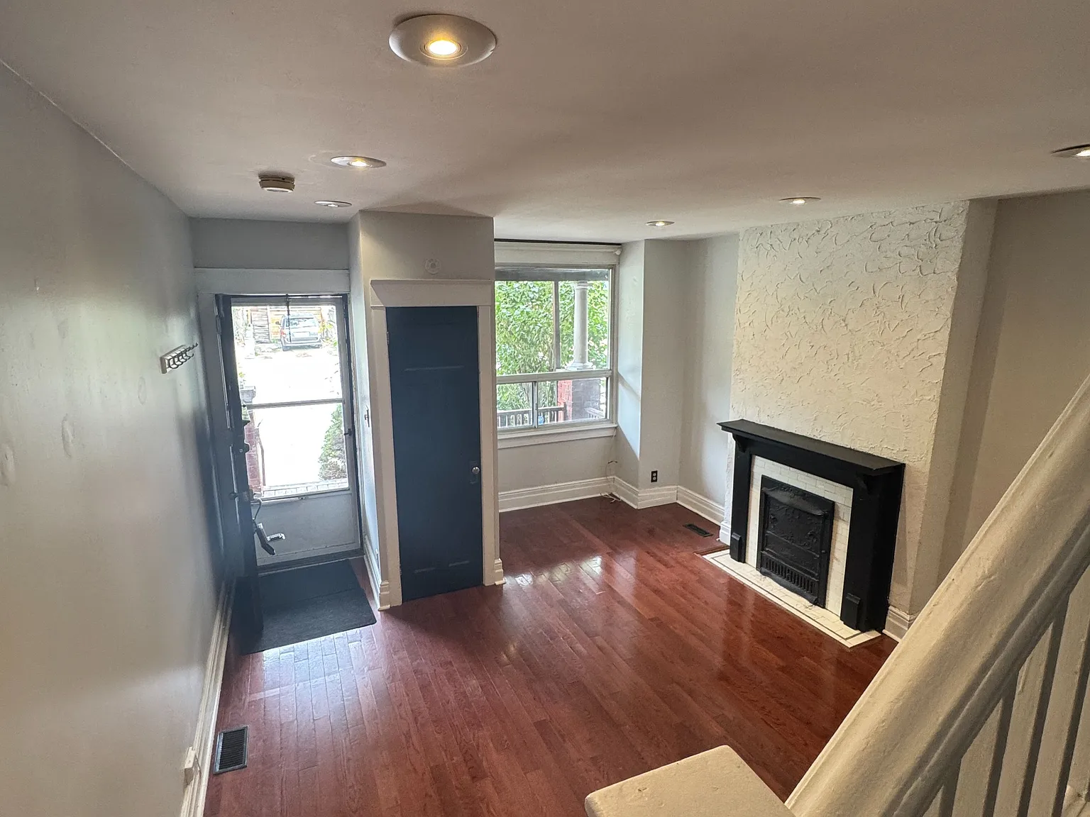2 bed, $2,400 — Photo 4