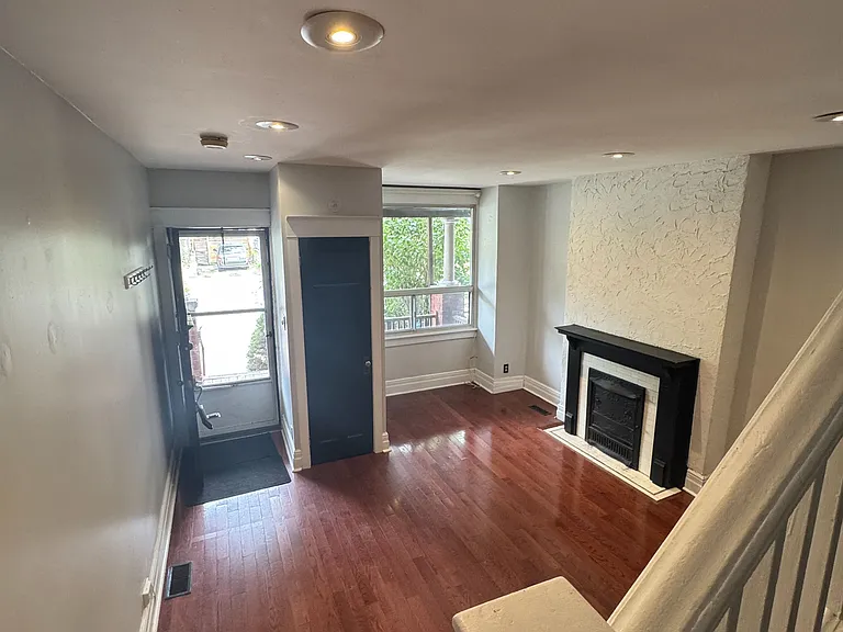 920 Woodbine Ave — Photo 4
