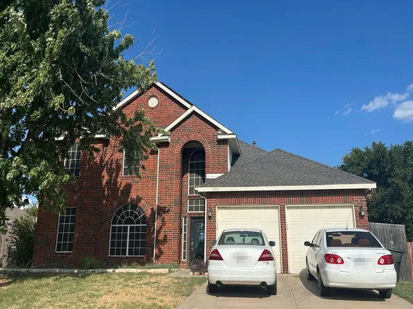 2802 Hollis Dr, Corinth, TX 76210