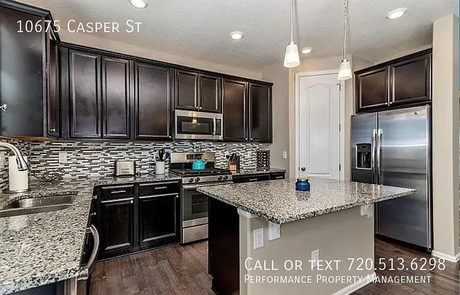 Stunning 3-Bedroom 2.5 Bathroom House with Corner lot in Parker — Photo 3
