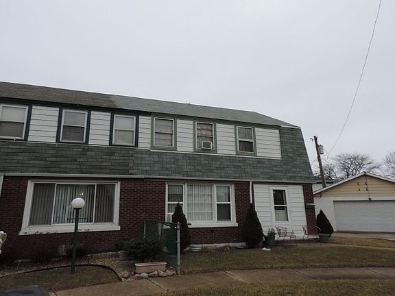 3rd image of 2807 E 140th Pl