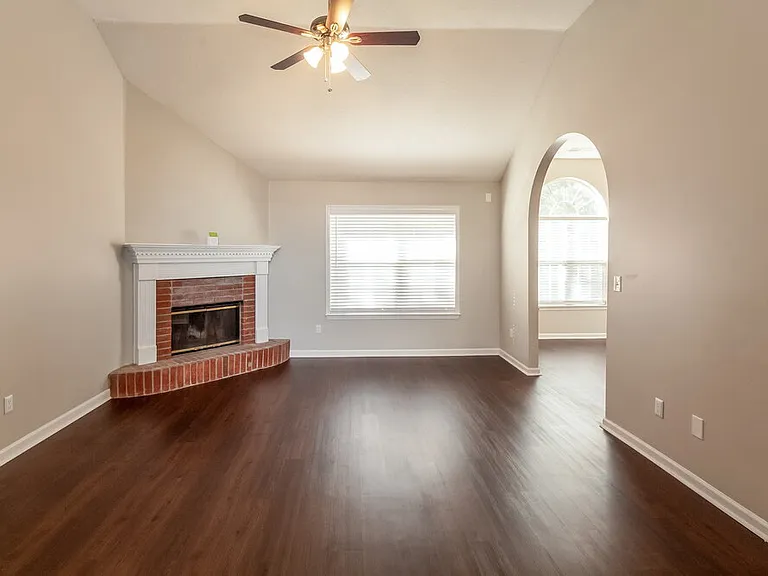 5451 Philgrove Way — Photo 3