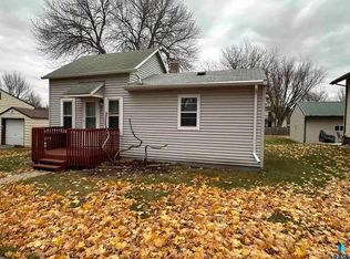 820 N Cedar St, Luverne, MN 56156