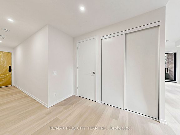 2nd image of 109 Erskine Ave #509