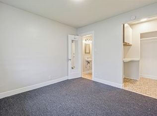 423 2nd St NE #106, Puyallup, WA 98372