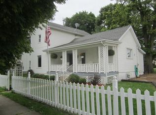 218 S Main St, Gilman, IL 60938