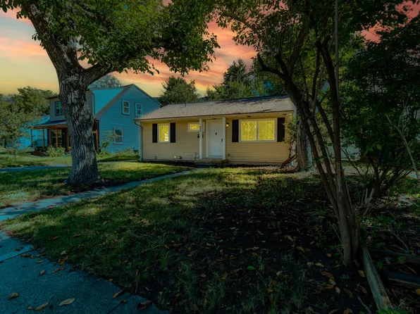 895 Starwick Dr, Ann Arbor, MI 48105