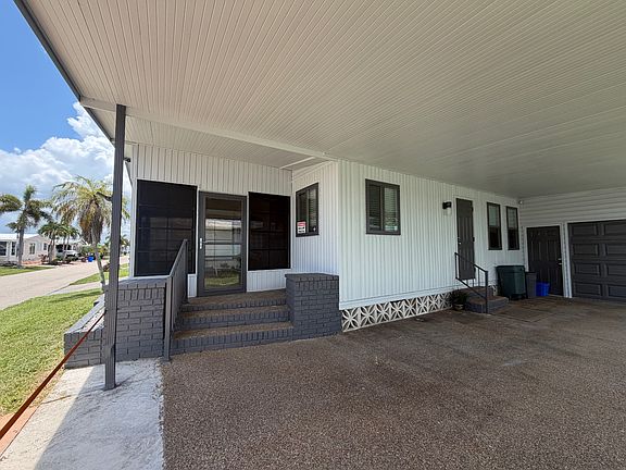 5th image of 279 Blue Beard Dr