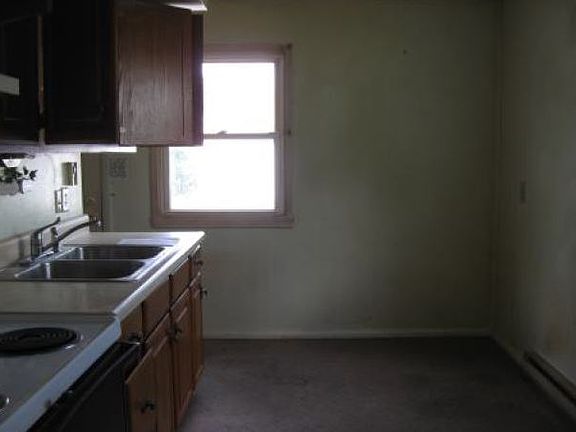 3rd image of 1304 Fleetwood Dr