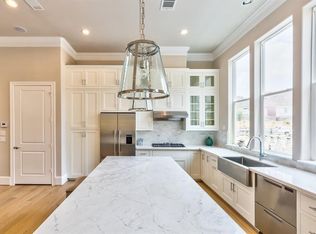 3428 W 12th St, Houston, TX 77008