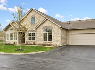 236 Stoneshire Xing, Pataskala, OH 43062