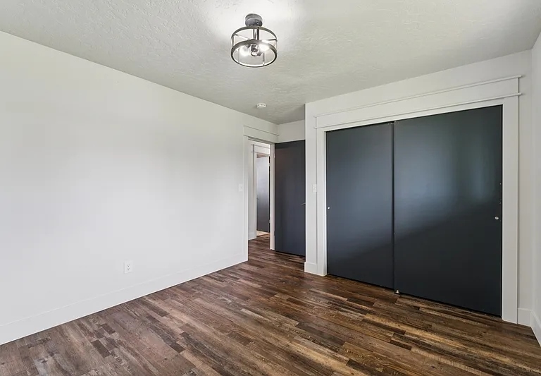 10996 Willis Rd — Photo 32