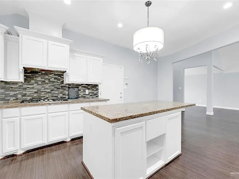817 Cimarron Dr — Photo 7