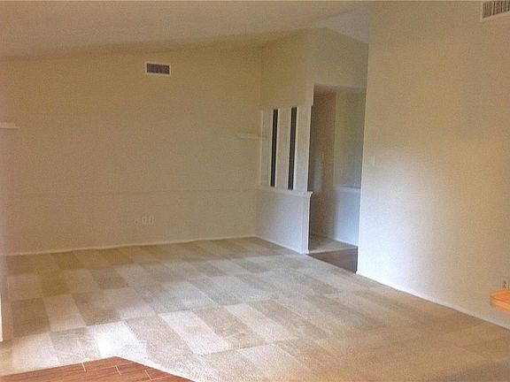 5th image of 1305 Meadowcrest Dr