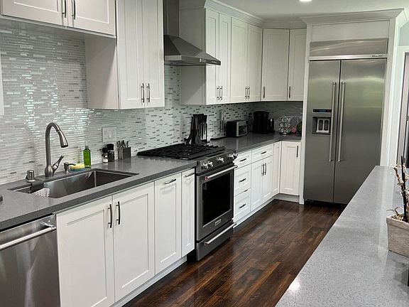 2nd image of 2775 Lakeridge Ln
