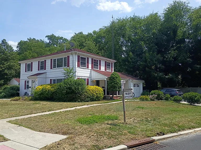 317 Frances Ave — Photo 3