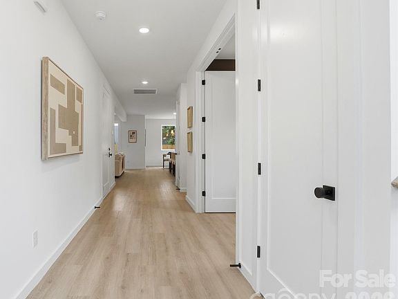 5th image of 2818 Dogwood Ave
