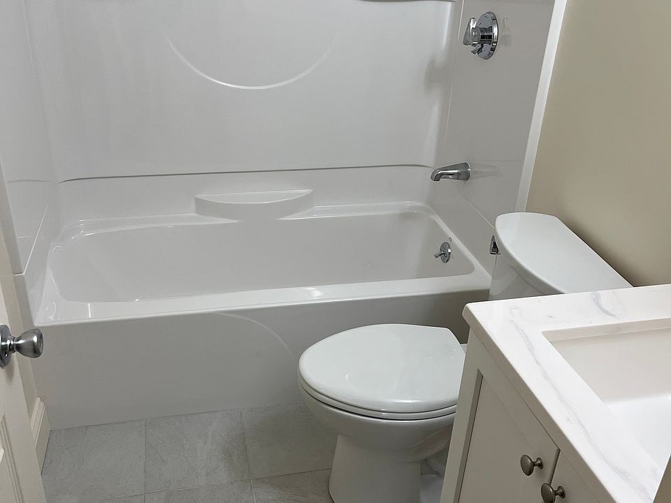 1st image of 11 Upham Rd APT 1