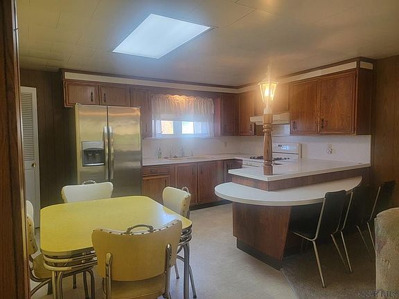 3rd image of 617 Grant St