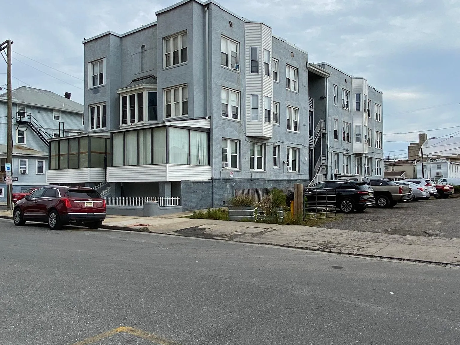 111 S California Ave — Photo 1