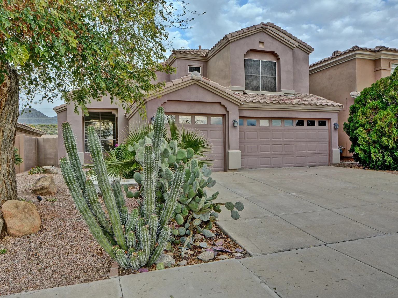 4 bed, 3.0 bath, 2440 sqft, $4,100 — Photo 1